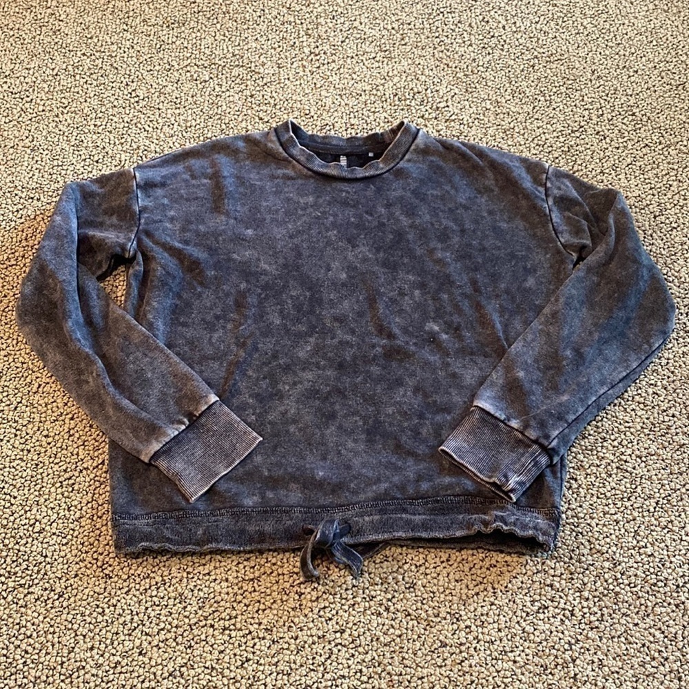 Fix Black & Gray Tie Front Long Sleeved Shirt Size Small in EUC
